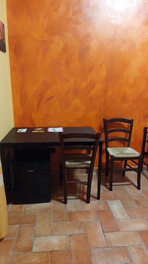 La Casa Dei Nonni Hotel Torre Orsina ภายนอก รูปภาพ